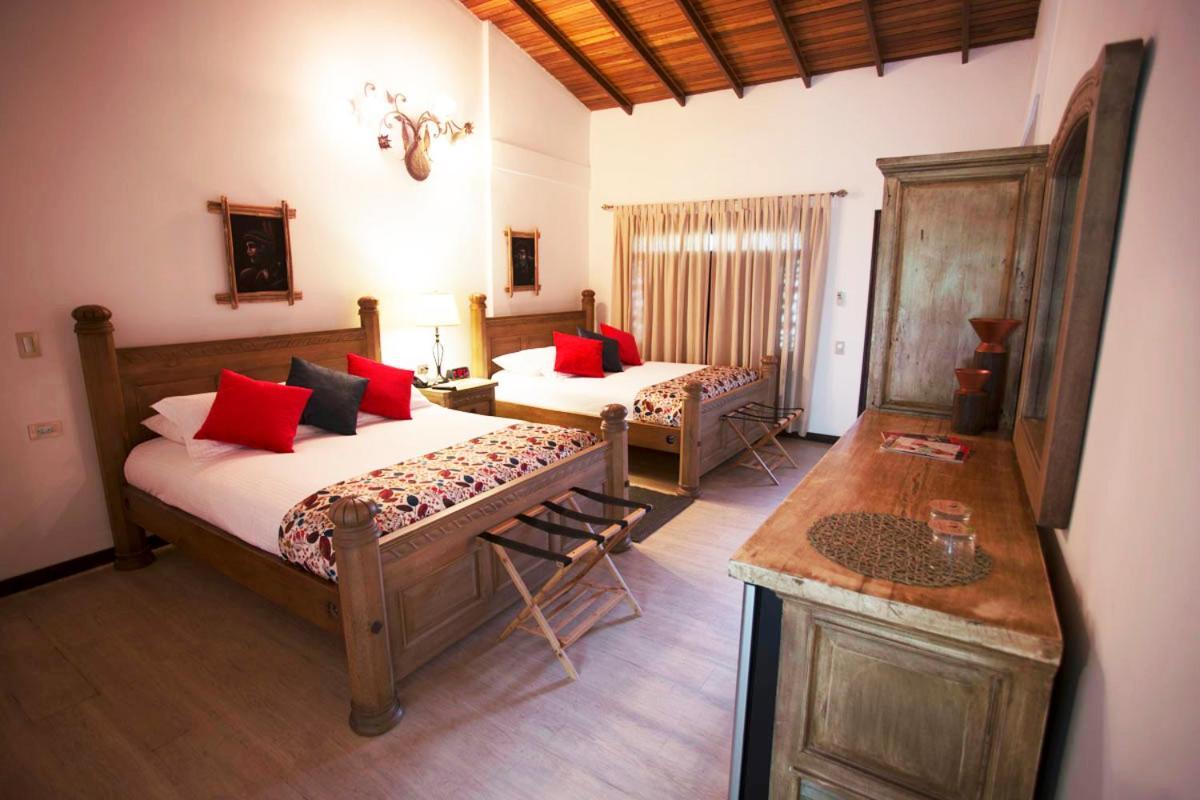 Ara Meru Lodge Canaima Eksteriør billede