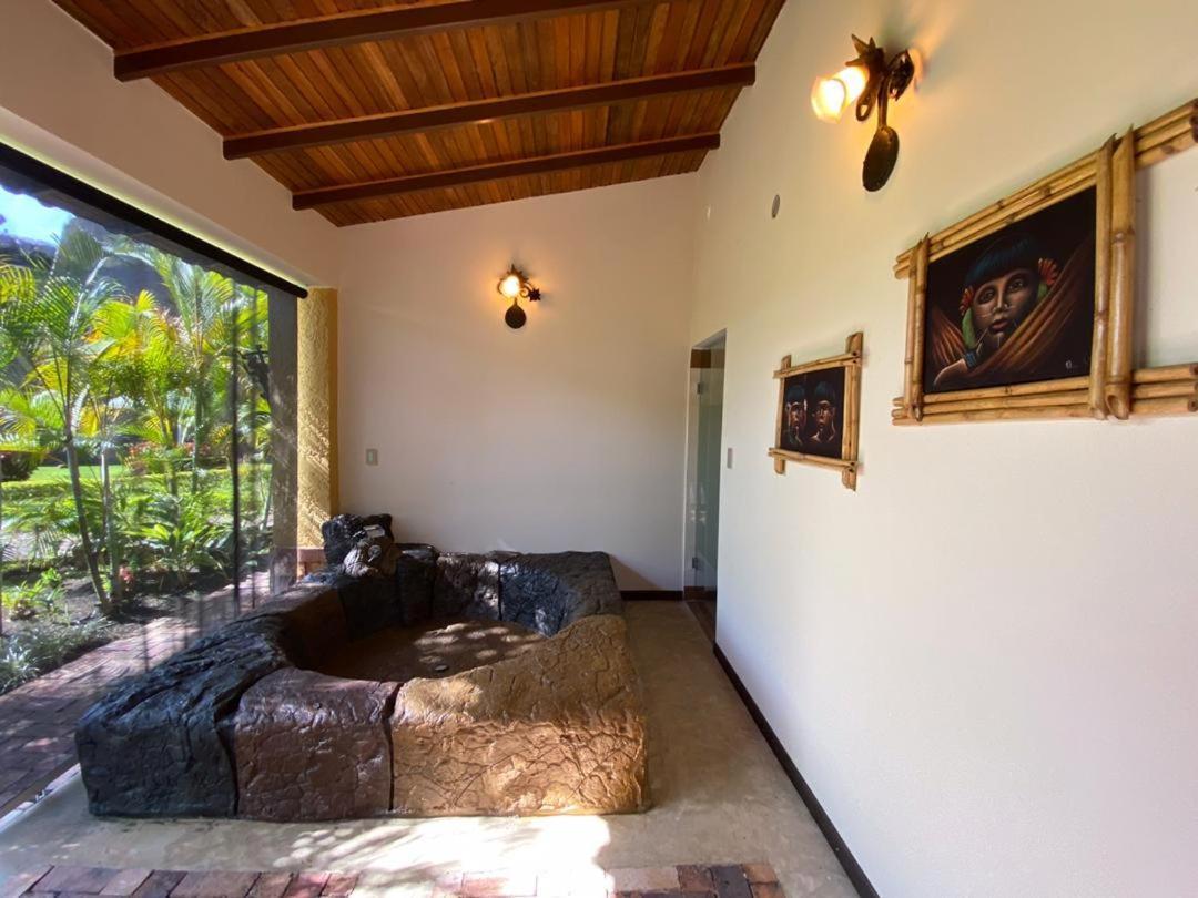 Ara Meru Lodge Canaima Eksteriør billede