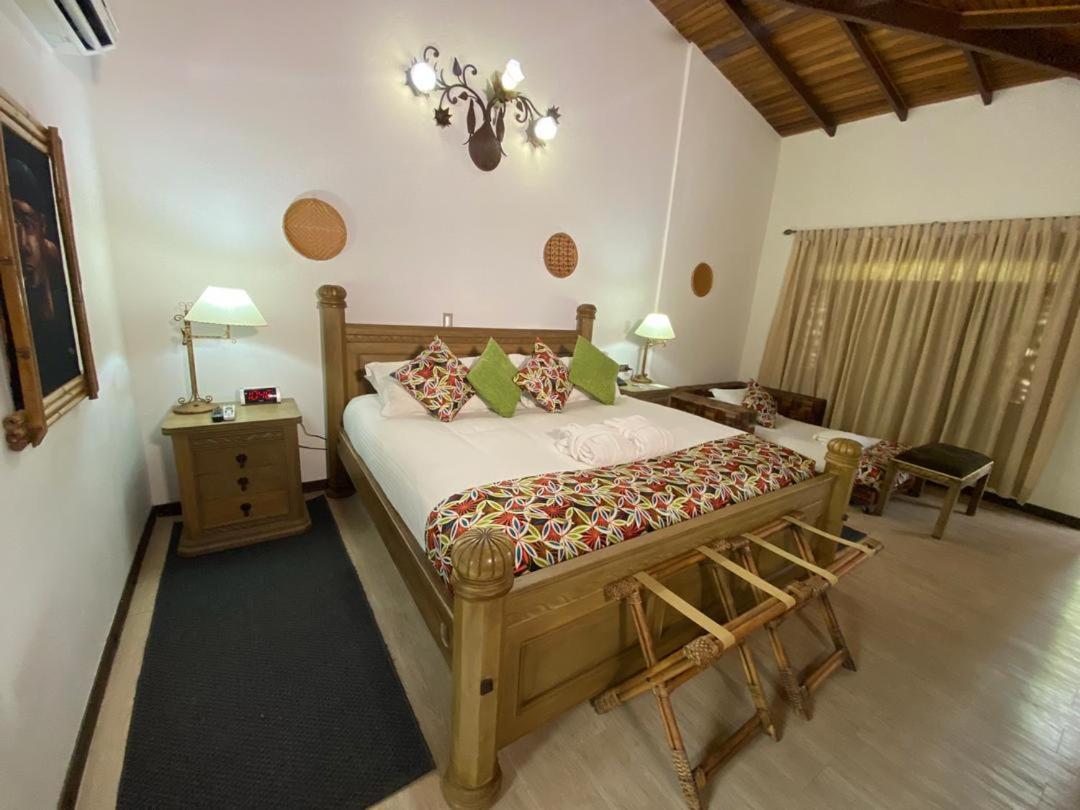 Ara Meru Lodge Canaima Eksteriør billede