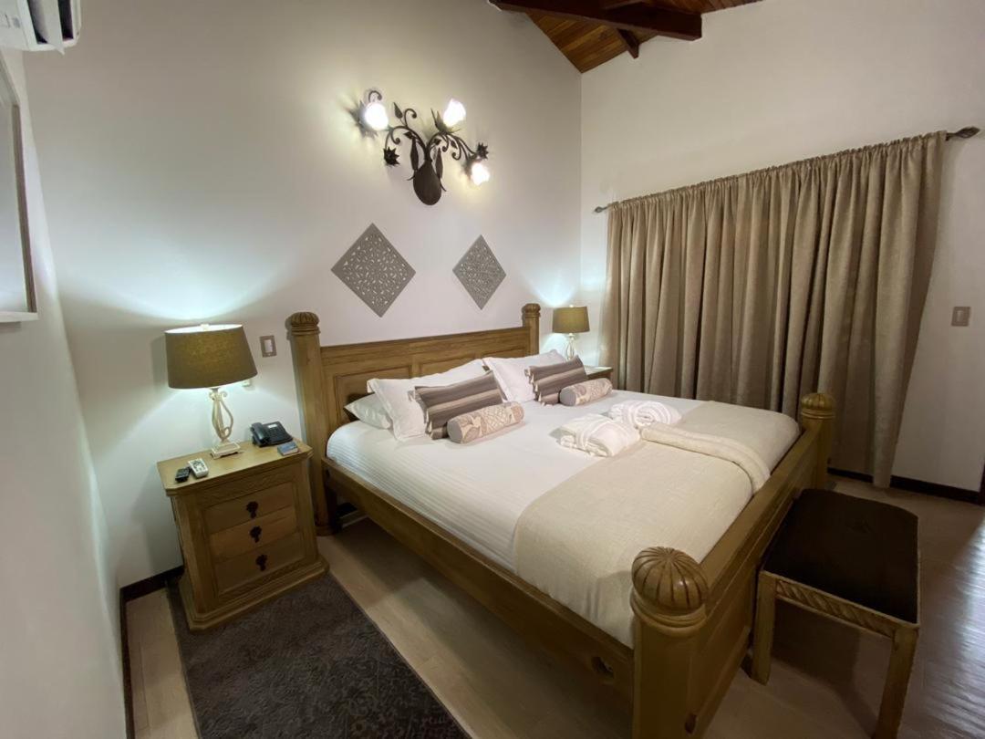 Ara Meru Lodge Canaima Eksteriør billede